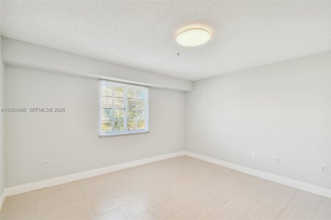Touwnhouse à vendre à Aventura, Floride: 1 chambre, 79.8 m2 № 2407842 - photo 18