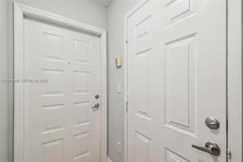 Touwnhouse à vendre à Aventura, Floride: 1 chambre, 79.8 m2 № 2407842 - photo 7