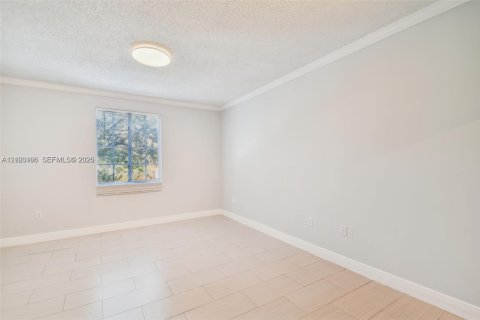 Touwnhouse à vendre à Aventura, Floride: 1 chambre, 79.8 m2 № 2407842 - photo 13