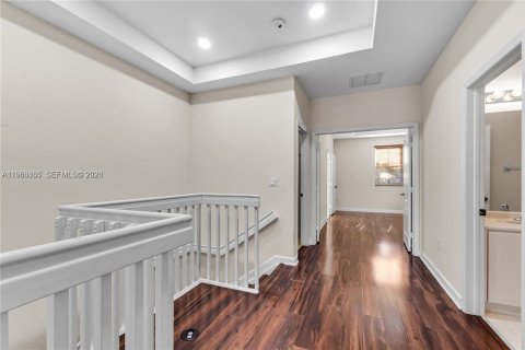 Townhouse in Miami, Florida 3 bedrooms, 168.34 sq.m. № 2031800 - photo 14