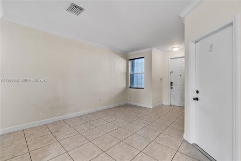 Townhouse in Miami, Florida 3 bedrooms, 168.34 sq.m. № 2031800 - photo 7