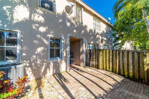 Townhouse in Miami, Florida 3 bedrooms, 168.34 sq.m. № 2031800 - photo 24