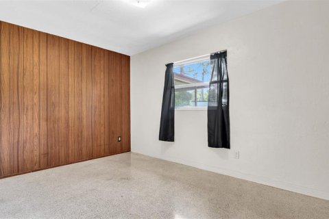 House in Saint Petersburg, Florida 3 bedrooms, 137.87 sq.m. № 1869349 - photo 13
