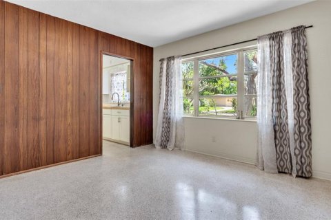 House in Saint Petersburg, Florida 3 bedrooms, 137.87 sq.m. № 1869349 - photo 10