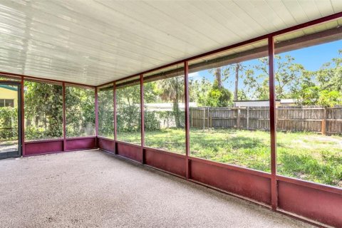 House in Saint Petersburg, Florida 3 bedrooms, 137.87 sq.m. № 1869349 - photo 22