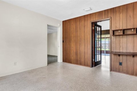 House in Saint Petersburg, Florida 3 bedrooms, 137.87 sq.m. № 1869349 - photo 9