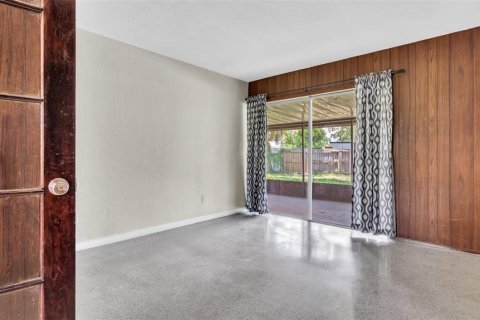 House in Saint Petersburg, Florida 3 bedrooms, 137.87 sq.m. № 1869349 - photo 11