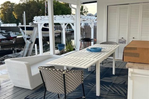 House in Key Largo, Florida 2 bedrooms, 99.22 sq.m. № 1988280 - photo 10