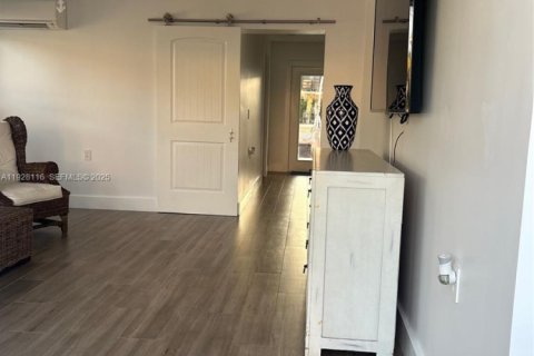 House in Key Largo, Florida 2 bedrooms, 99.22 sq.m. № 1988280 - photo 4