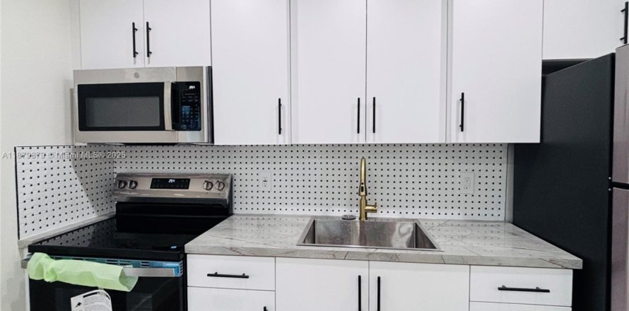 House in Pompano Beach, Florida 1 bedroom № 1928700