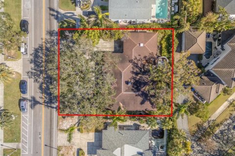 House in Saint Petersburg, Florida 3 bedrooms, 245.63 sq.m. № 2299867 - photo 3