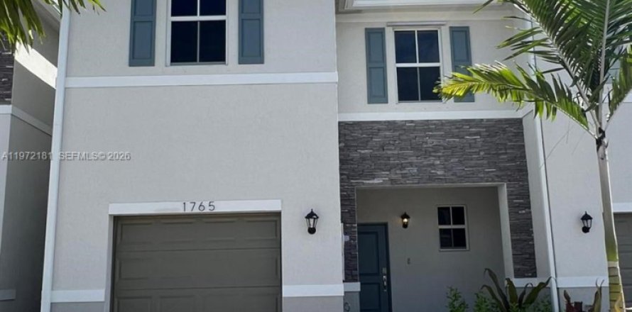Adosado en Homestead, Florida 3 dormitorios, 159.05 m2 № 2174691