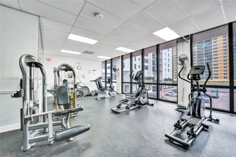 Copropriété à louer à Hollywood, Floride: 2 chambres, 111.48 m2 № 2153215 - photo 9