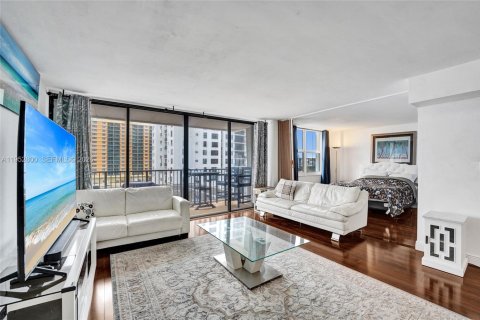 Copropriété à louer à Hollywood, Floride: 2 chambres, 111.48 m2 № 2153215 - photo 27