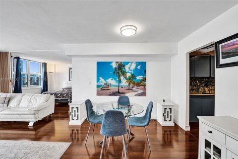 Copropriété à louer à Hollywood, Floride: 2 chambres, 111.48 m2 № 2153215 - photo 21