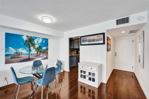 Copropriété à louer à Hollywood, Floride: 2 chambres, 111.48 m2 № 2153215 - photo 19