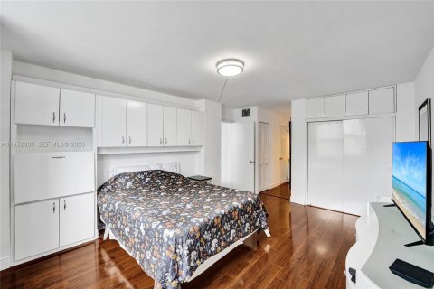 Copropriété à louer à Hollywood, Floride: 2 chambres, 111.48 m2 № 2153215 - photo 11