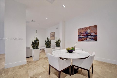Copropriété à louer à Hollywood, Floride: 2 chambres, 111.48 m2 № 2153215 - photo 8