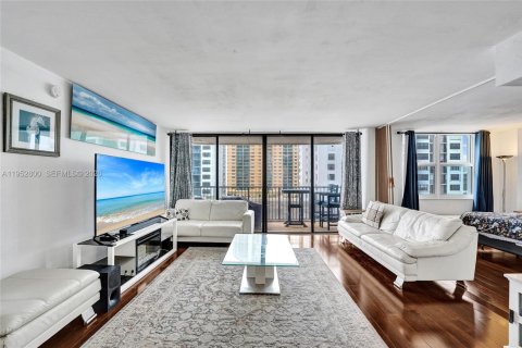 Copropriété à louer à Hollywood, Floride: 2 chambres, 111.48 m2 № 2153215 - photo 26