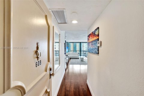 Copropriété à louer à Hollywood, Floride: 2 chambres, 111.48 m2 № 2153215 - photo 10