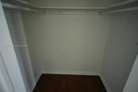 Copropriété à louer à Hollywood, Floride: 2 chambres, 80.82 m2 № 1964335 - photo 6