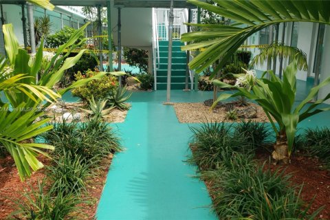 Copropriété à louer à Hollywood, Floride: 2 chambres, 80.82 m2 № 1964335 - photo 27