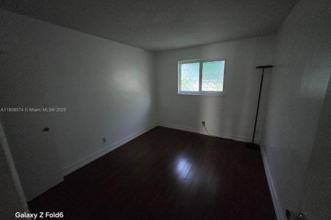 Copropriété à louer à Hollywood, Floride: 2 chambres, 80.82 m2 № 1964335 - photo 10