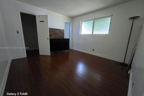 Copropriété à louer à Hollywood, Floride: 2 chambres, 80.82 m2 № 1964335 - photo 8