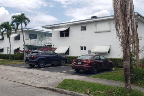 Copropriété à louer à Hollywood, Floride: 2 chambres, 80.82 m2 № 1964335 - photo 22