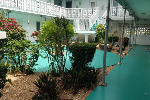 Copropriété à louer à Hollywood, Floride: 2 chambres, 80.82 m2 № 1964335 - photo 28