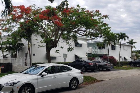 Copropriété à louer à Hollywood, Floride: 2 chambres, 80.82 m2 № 1964335 - photo 19