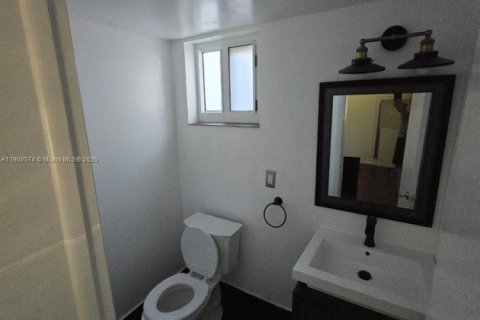 Copropriété à louer à Hollywood, Floride: 2 chambres, 80.82 m2 № 1964335 - photo 14