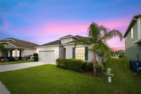 House in Davenport, Florida 4 bedrooms, 202.71 sq.m. № 1754949 - photo 2