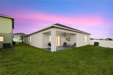 House in Davenport, Florida 4 bedrooms, 202.71 sq.m. № 1754949 - photo 20