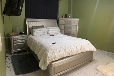 Condo in Miami, Florida, 1 bedroom  № 1946930 - photo 6