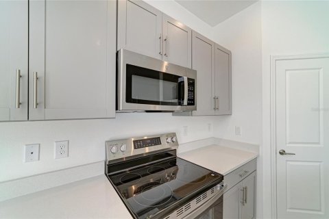 Townhouse in Nokomis, Florida 3 bedrooms, 130.71 sq.m. № 2386108 - photo 18