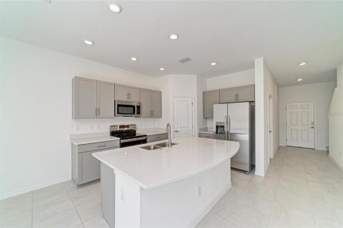 Townhouse in Nokomis, Florida 3 bedrooms, 130.71 sq.m. № 2386108 - photo 15