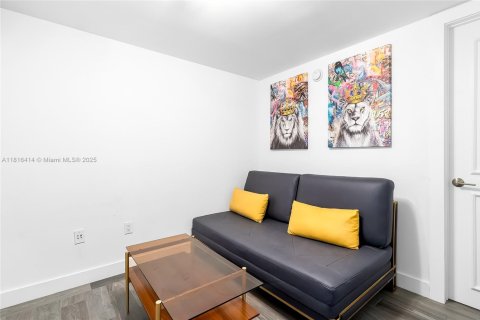 Condo in Hallandale Beach, Florida, 3 bedrooms  № 1770832 - photo 20