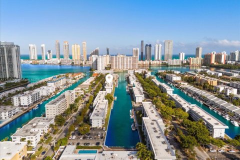 Condo in North Miami Beach, Florida, 2 bedrooms  № 1727418 - photo 26
