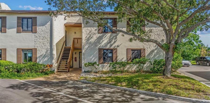 Condo in Saint Petersburg, Florida, 2 bedrooms № 1871222