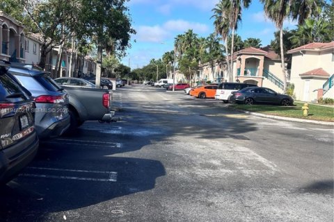 Снять в аренду кондоминиум в Хомстед, Флорида 3 спальни, 102.1м2, № 2004629 - фото 2