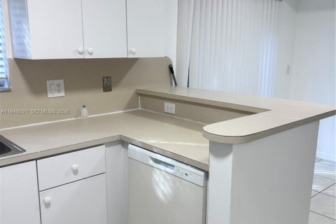 Снять в аренду кондоминиум в Хомстед, Флорида 3 спальни, 102.1м2, № 2004629 - фото 6