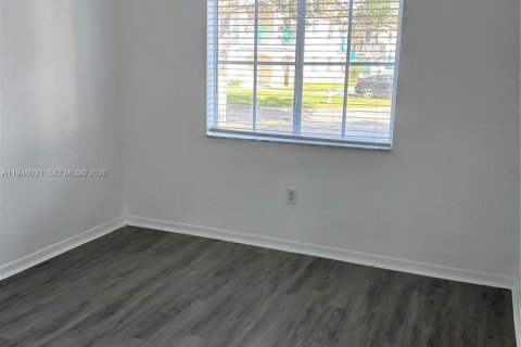 Снять в аренду кондоминиум в Хомстед, Флорида 3 спальни, 102.1м2, № 2004629 - фото 10