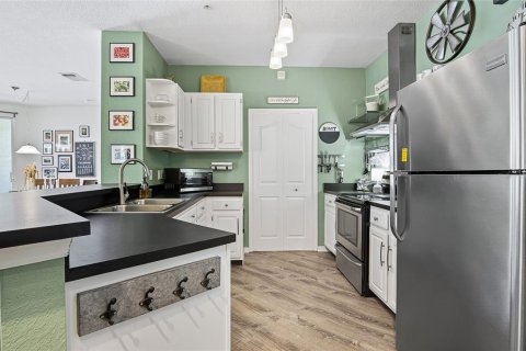 Condo in Kissimmee, Florida, 2 bedrooms  № 1883919 - photo 7