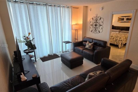 Снять в аренду кондоминиум в Холливуд, Флорида 2 спальни, 109.44м2, № 2152433 - фото 20
