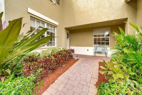 Townhouse in Parkland, Florida 3 bedrooms, 130.16 sq.m. № 2083616 - photo 2