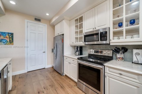 Townhouse in Parkland, Florida 3 bedrooms, 130.16 sq.m. № 2083616 - photo 4