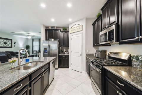 House in Land O' Lakes, Florida 3 bedrooms, 181.16 sq.m. № 1598508 - photo 24