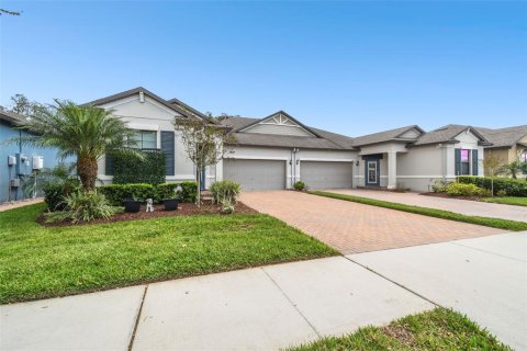 House in Land O' Lakes, Florida 3 bedrooms, 181.16 sq.m. № 1598508 - photo 2