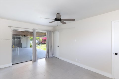 Casa en alquiler en Lighthouse Point, Florida, 3 dormitorios, 172.71 m2 № 1970329 - foto 11